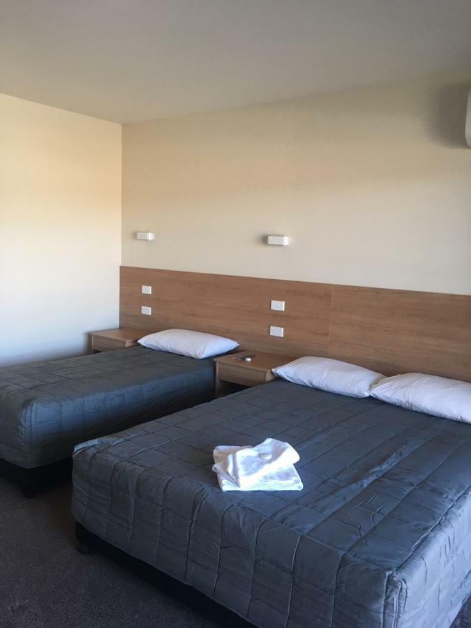 Rainbow Motel Kowen Ngoại thất bức ảnh
